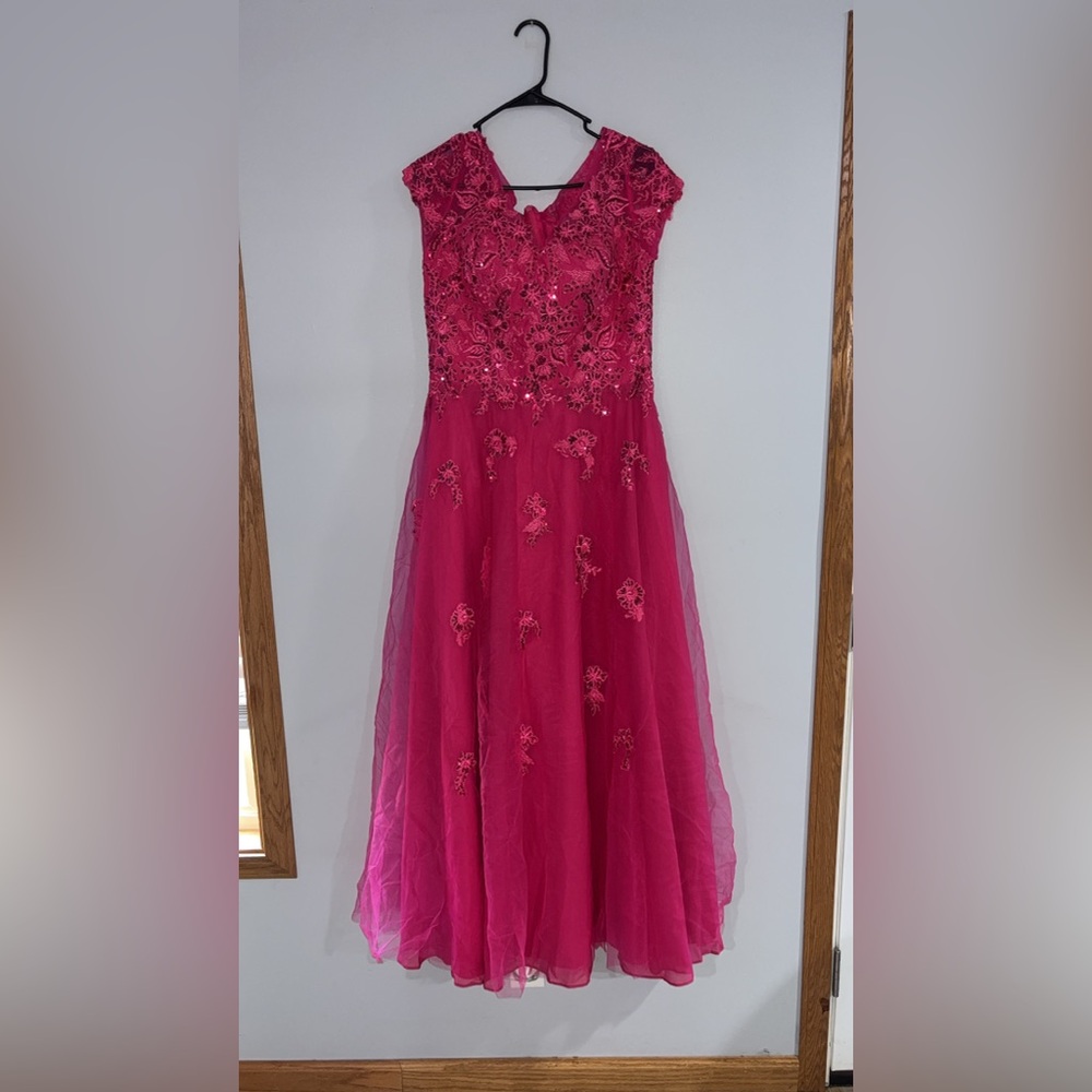 Women’s Fuchsia Embroidered Tulle Dress
